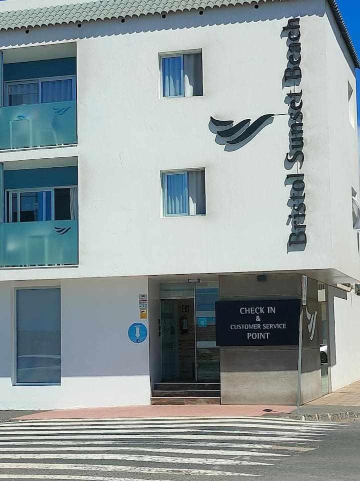 Ocean Sunset Bristol Apartment Коралео Екстериор снимка